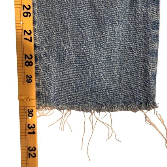 Levis 501 Skinny Women’s Jeans 29/30 High Rise Raw Hem Medium Wash Classic - Picture 9 of 9